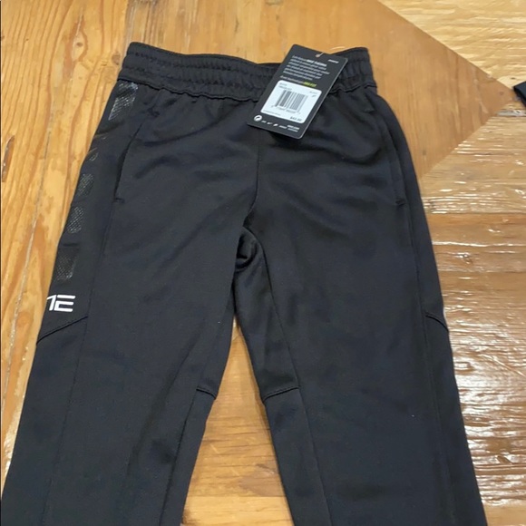 NEW Nike Youth 2pc Pants & Logo Tee Bundle - Picture 5 of 8